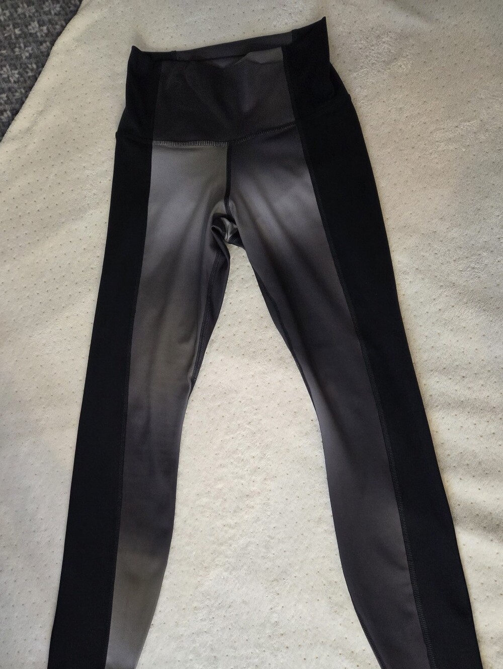 NWOT NIKE black and gray colorblock LEGGINGS from yoga collection size S